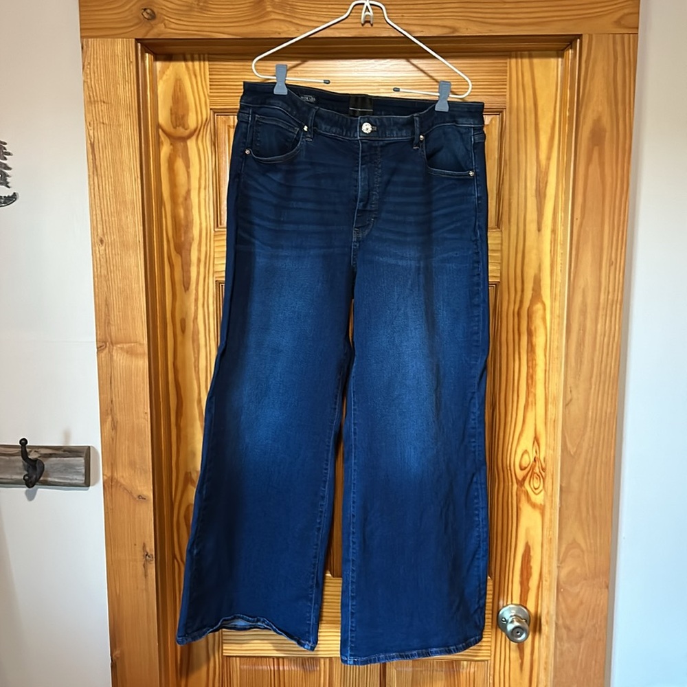 WHBM wide leg dark jeans 16S, perfect condition